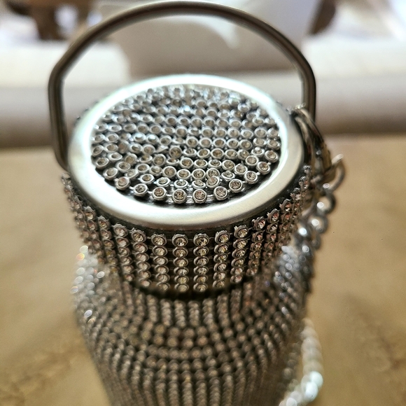 Blinged out water bottle with a chain - Picture 4 of 9